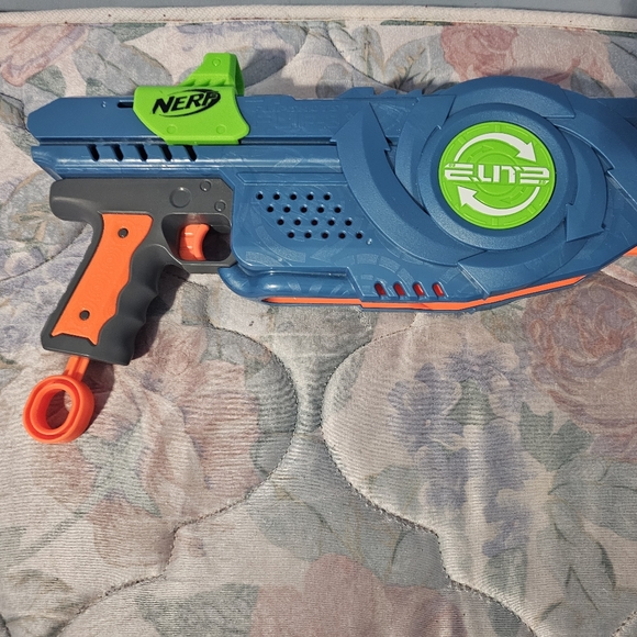Bundle of Used and Fun Nerf Blasters - Picture 13 of 14